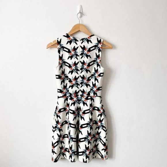 Tanya Taylor Floral Sleeveless Scuba Dress  Sz 4 - Picture 5 of 8